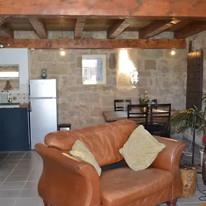 Henrietta's Appartement Faycelles